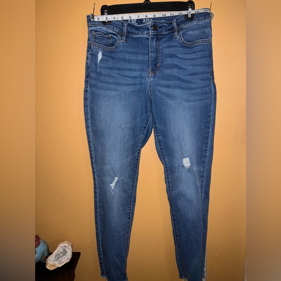 a.n.a Womens Mid Rise Ripped Jegging - Picture 2 of 5